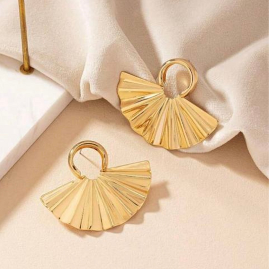 Radiant Fan-Inspired Gold Statement Earrings for Women