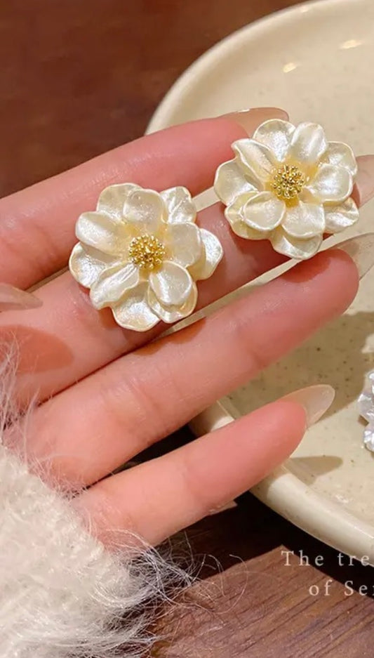 Blossom Beauty: Elegant White Flower Earrings