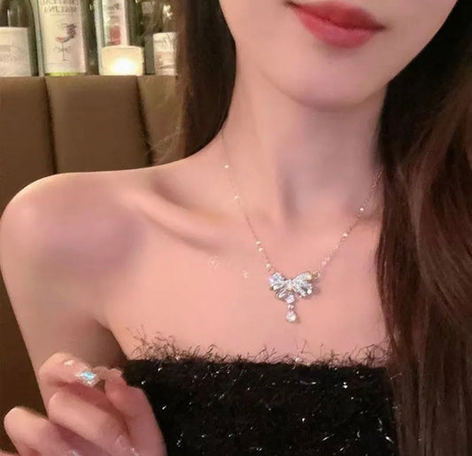 Rhinestone Bow Necklace