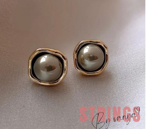 Luminous Grey Pearl Stud Earrings
